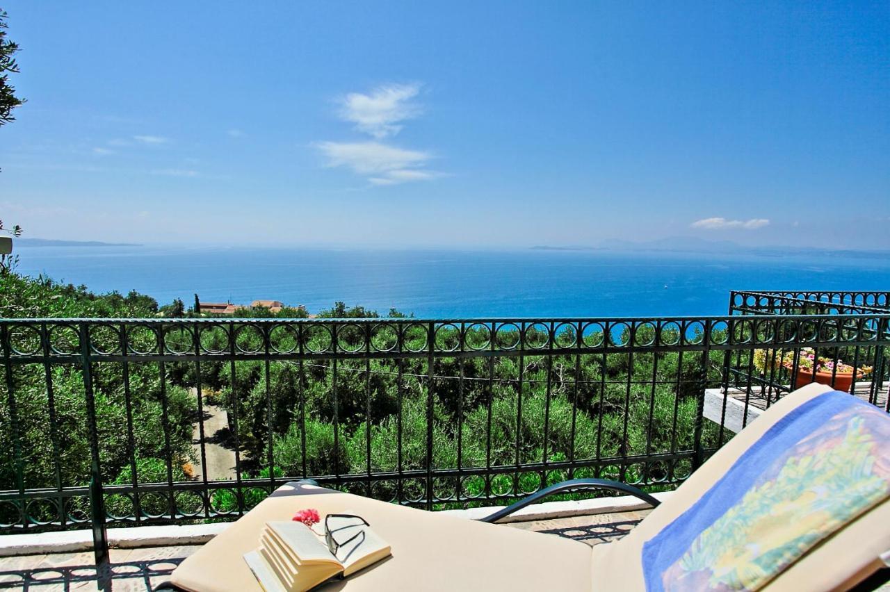Villa Alexandros *