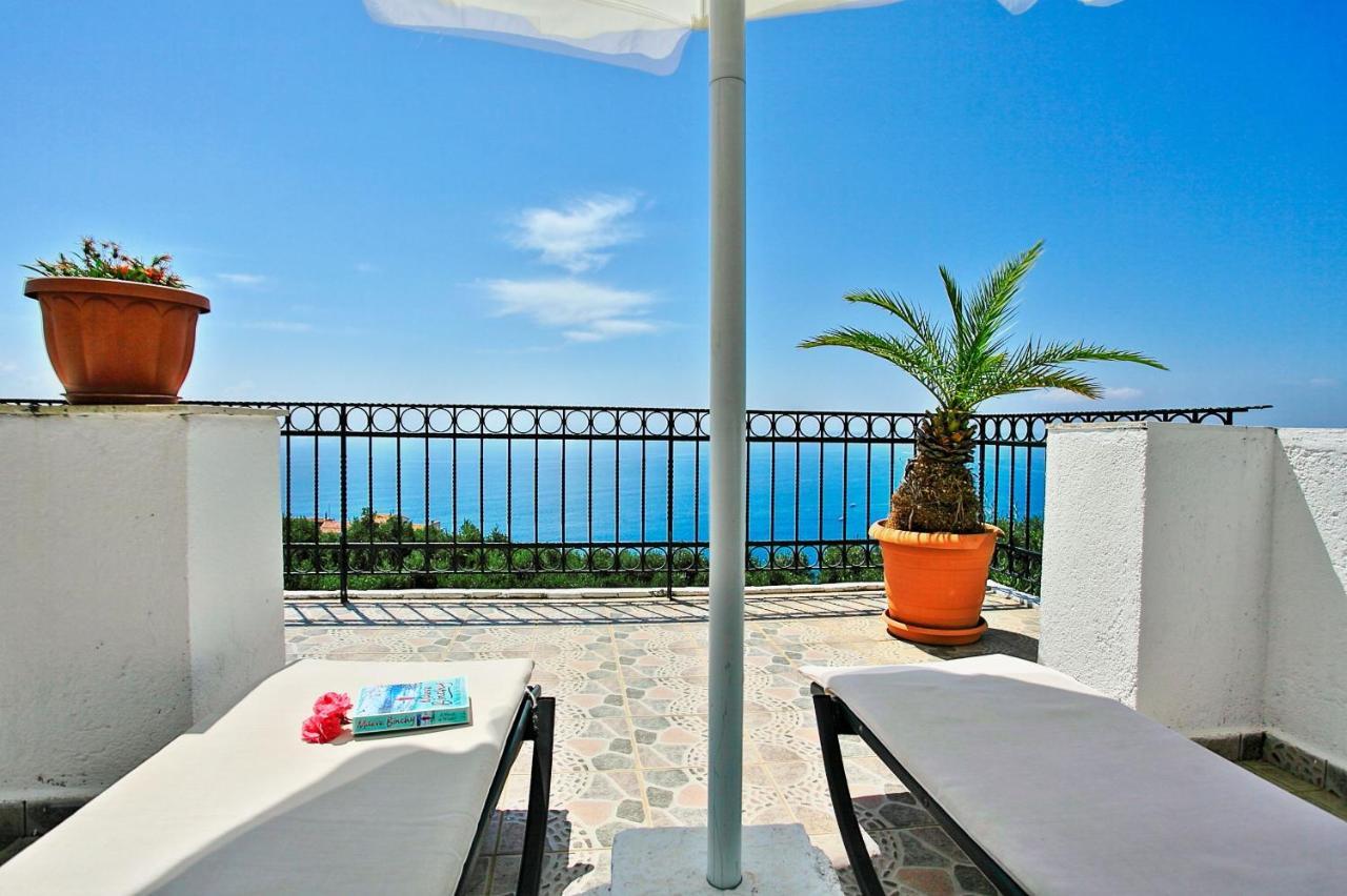 Alexandros Villa Katávolos